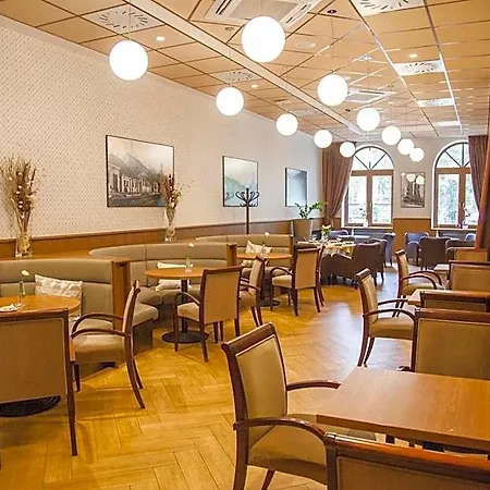 Hotel Eminent 3*