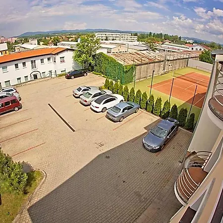 Eminent Hotel 3*