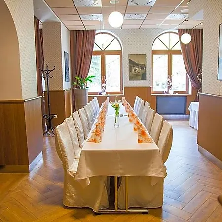 Eminent Hotel 3*